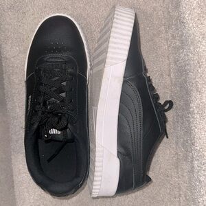 Size 10 PUMA Carina 2.0 with Softfoam+ sock liner.